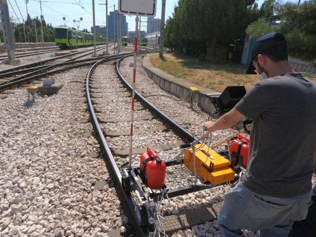 Turkish customer is trying to independently operate the ultrasonic double rail flaw detector UDS2-73 – training, August 2020