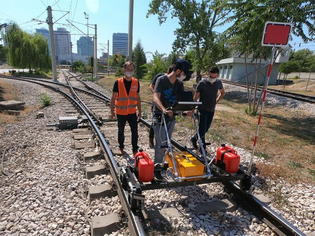 Turkish customer training how to test rails with the ultrasonic trolley  UDS2-73 – training at the customer's site, August 2020