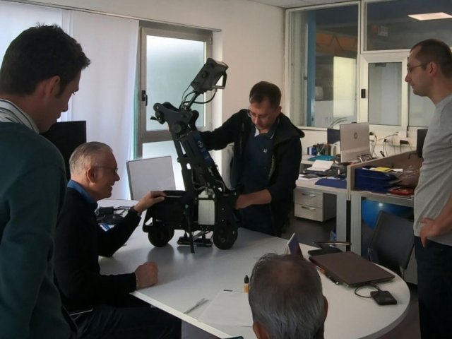 Illustrative demo of the ultrasonic single rail flaw detector UDS2-77 benefits to the customer from Italy — on-site training, November 2019