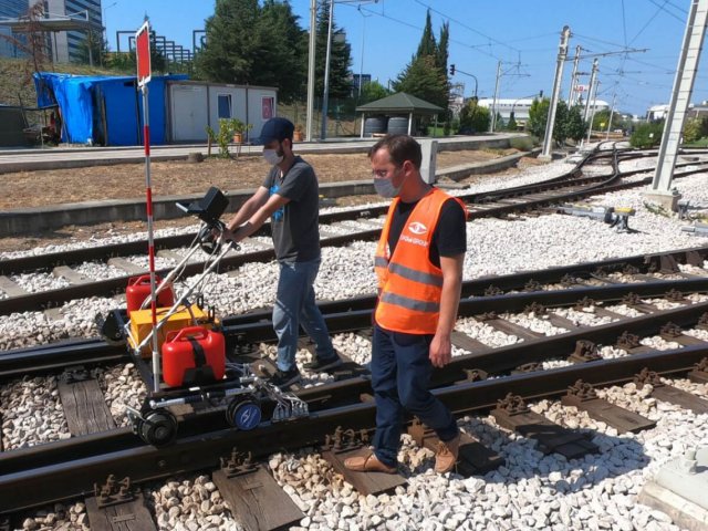 OKOndt GROUP's expert is supervising Turkish customer to operate the ultrasonic double rail flaw detector UDS2-73, August 2020