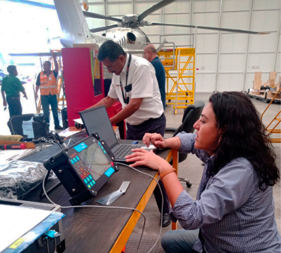 Brisa Aguilar (Sonoflow-Innovative) is demonstrating how to transfer data from the EDDYCON CL to a PC during training in Mexico in 2025