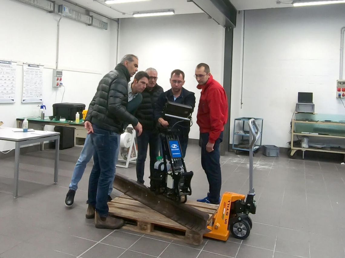 Ultrasonic rail trolley UDS2-77 at IMG Ultrasuoni Srl office — the training held for the employees of Italian company