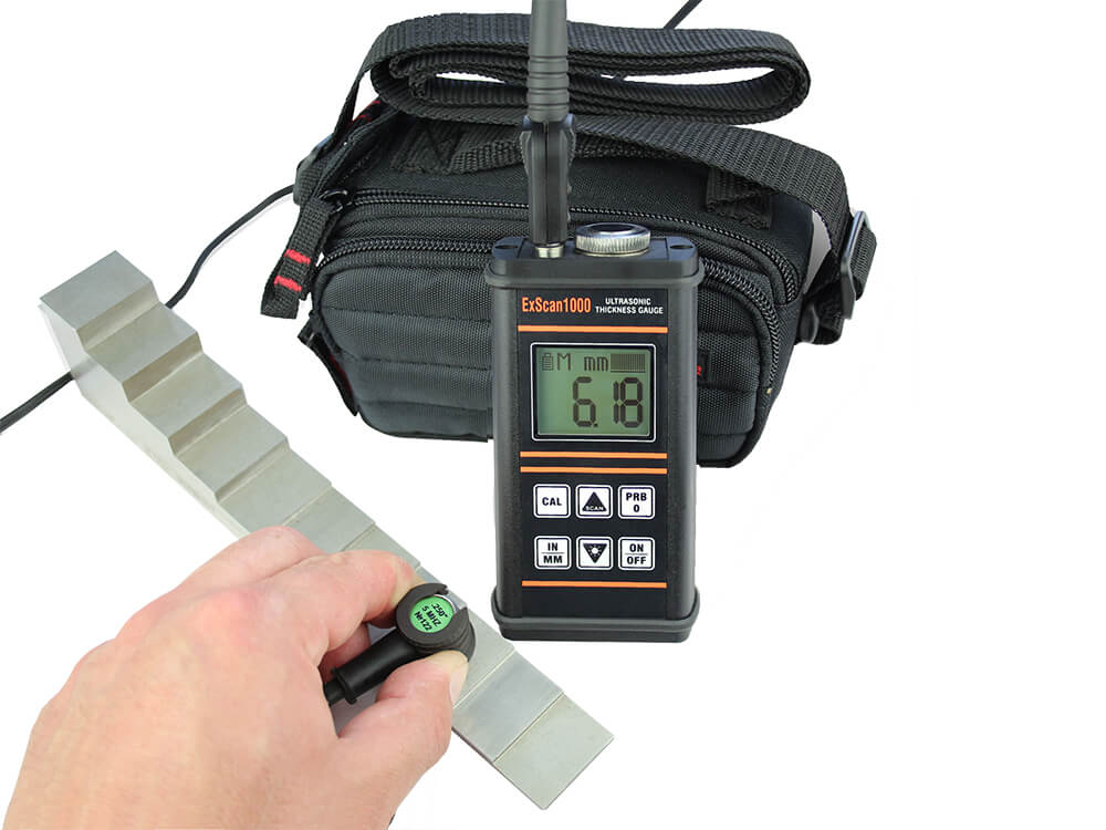 Portable ultrasonic thickness gauge ExScan1000 with a transducer and storage bag